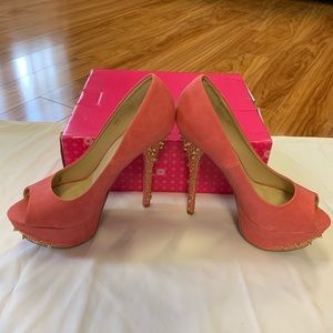 Coral Platform Gold Spiked Heels - Sz 9.5